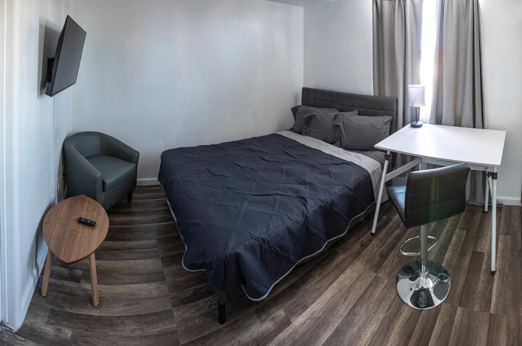 Comfy Expansive Home - Near The Strip - Heated Pool 라스베이거스 외부 사진