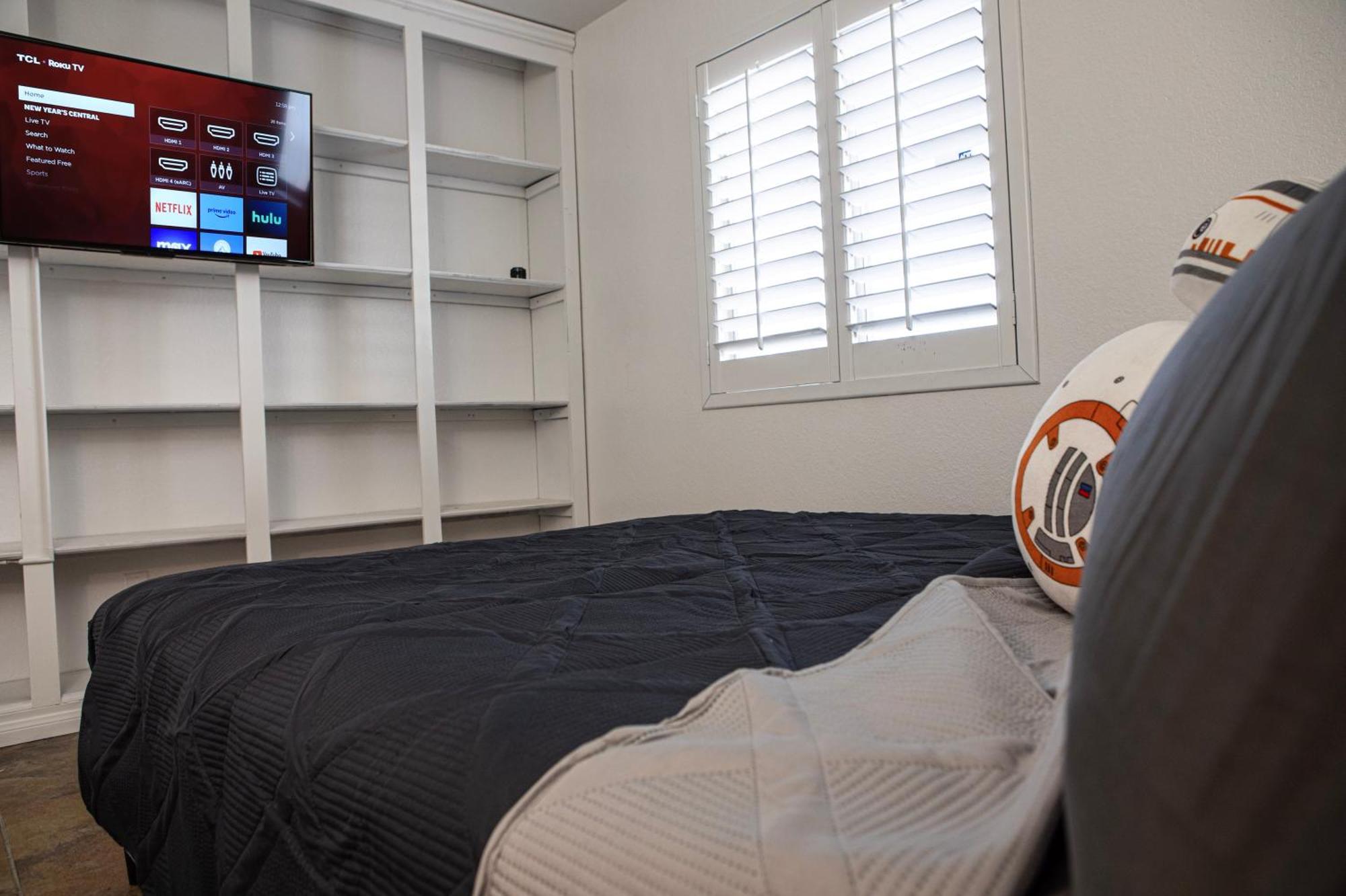 Comfy Expansive Home - Near The Strip - Heated Pool 라스베이거스 외부 사진