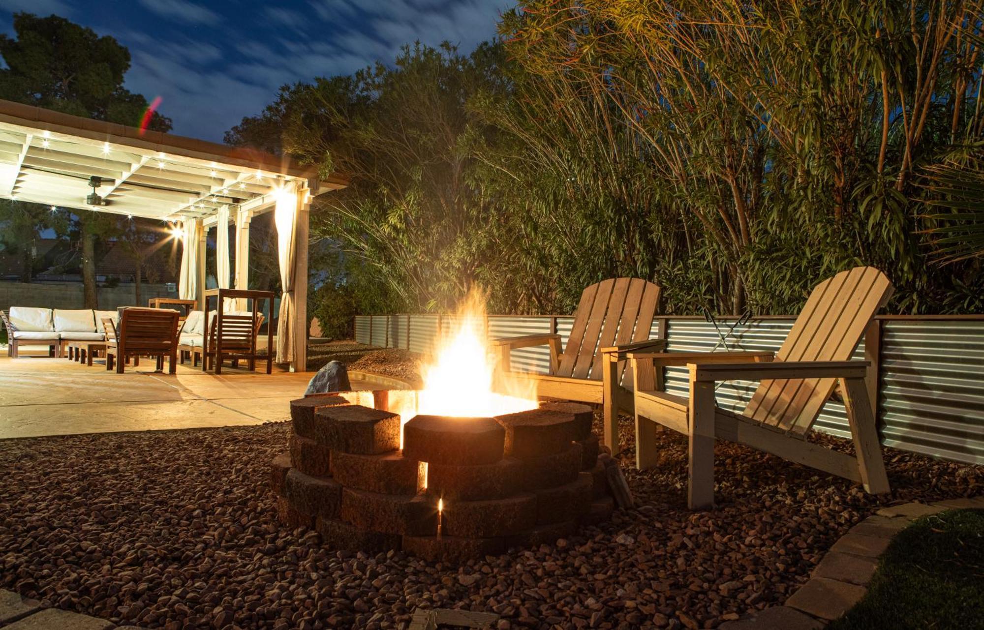 Comfy Expansive Home - Near The Strip - Heated Pool 라스베이거스 외부 사진