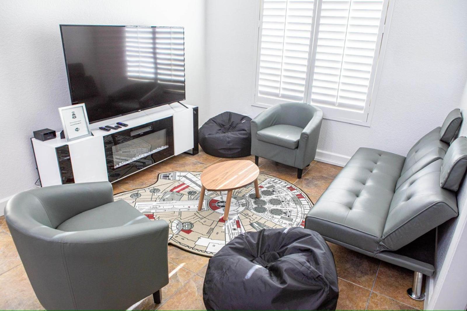 Comfy Expansive Home - Near The Strip - Heated Pool 라스베이거스 외부 사진